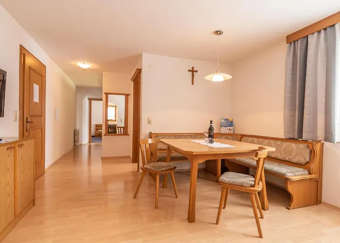 Romantica-3 By Interhome كابل